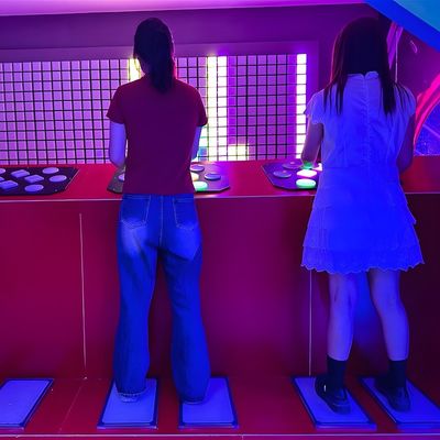 Good price Sports Entertainment Activate Interactive Jump Super Grid Challenge Escape Game Room online